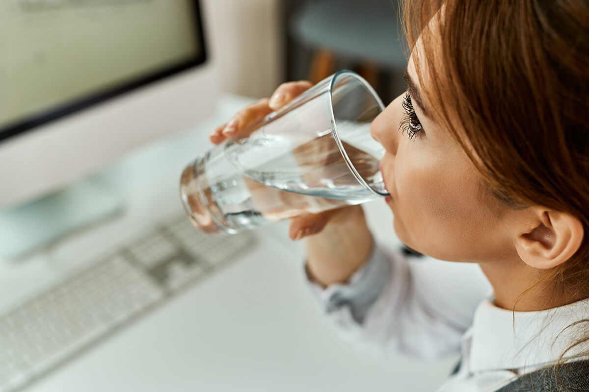 Warum ist ein Wasserspender für Firmen wichtig, und in welcher Verbindung stehen Hydrierung und Produktivität?